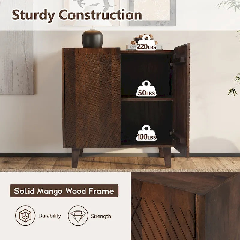 Akzentschrank aus Holz mit verstellbarem Regalboden und geriffeltem Design für das Esszimmer