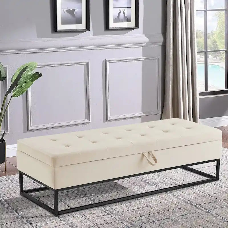 Moderner Samt-Sitzhocker mit Stauraum, aufklappbarer Sitzfläche und Metallgestell